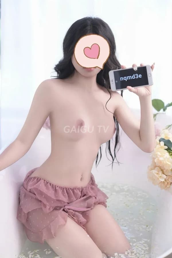 Em xinh tươi vú to dáng chuẩn Kiều 10