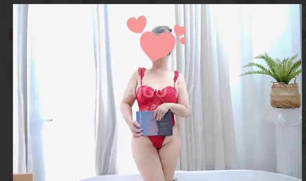 Chị u50 hồi xuân nhiệt tình chiều khách Quỳnh Chi 6