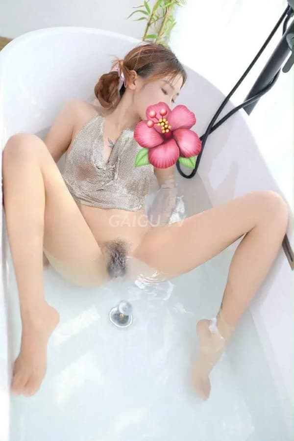 Gái gọi Bình Chánh Ngọc Anh trẻ trung xinh xắn 300k 5