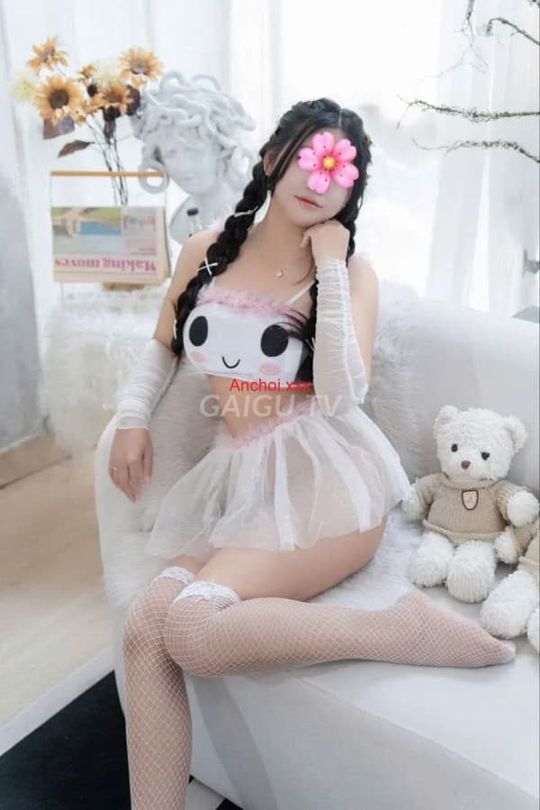 Bé Baby Thiếu xinh dễ thương chiều khách nhiệt tình 2