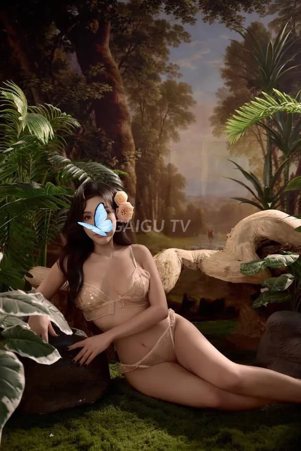 Emy Phú Nhuận 500k hàng ngon body mịn ngực to phục vụ tình nhân 3