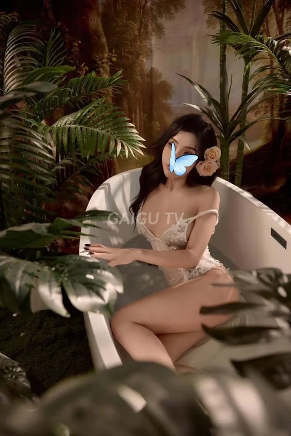 Emy Phú Nhuận 500k hàng ngon body mịn ngực to phục vụ tình nhân 5