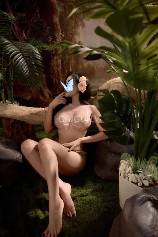 Emy Phú Nhuận 500k hàng ngon body mịn ngực to phục vụ tình nhân 16