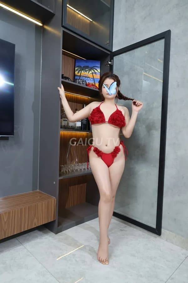 Nguyệt Anh chiều chuộng vui vẻ với khách 8