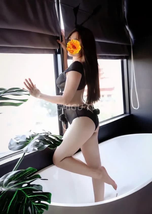 Kiều Oanh chiều khách nhiệt tình như người yêu 2