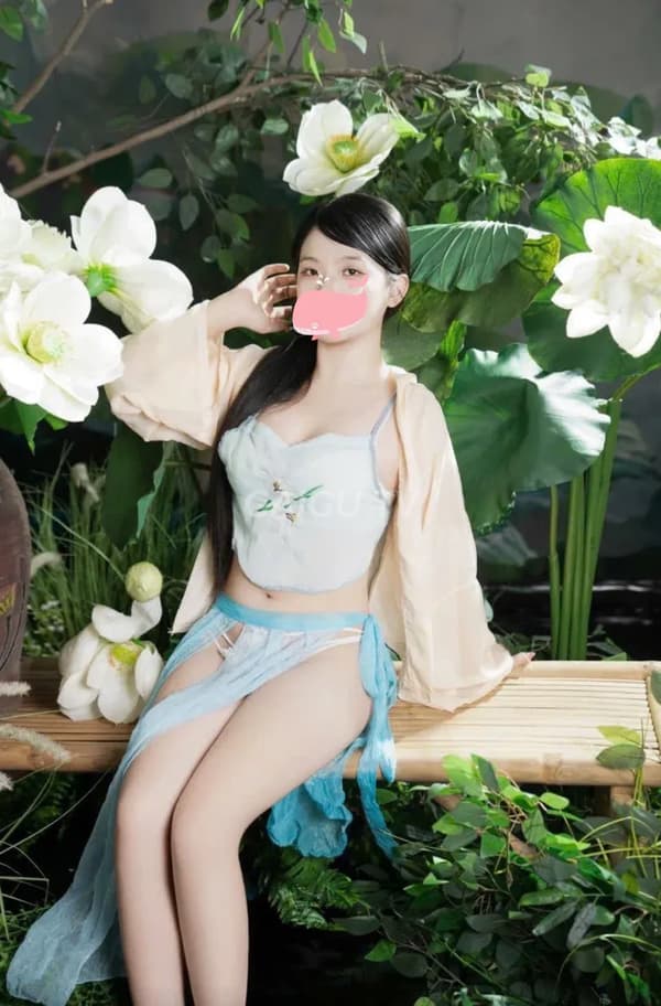 Gái xinh vú to dáng chuẩn Tú Anh 4