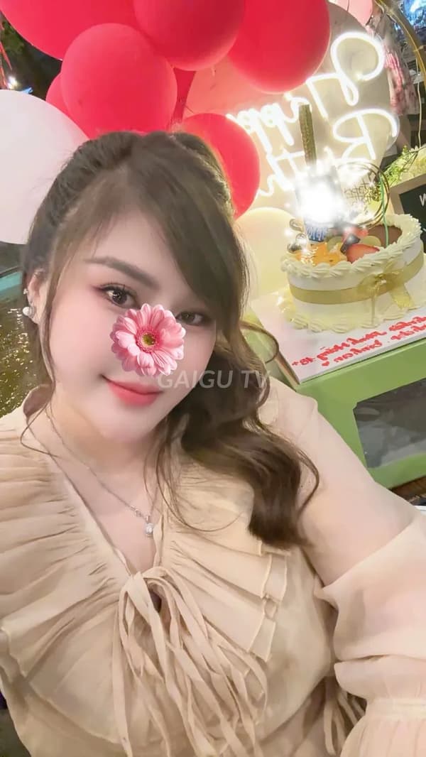 Mai Hoa mặt xinh thân thiện body gọn gàng 6