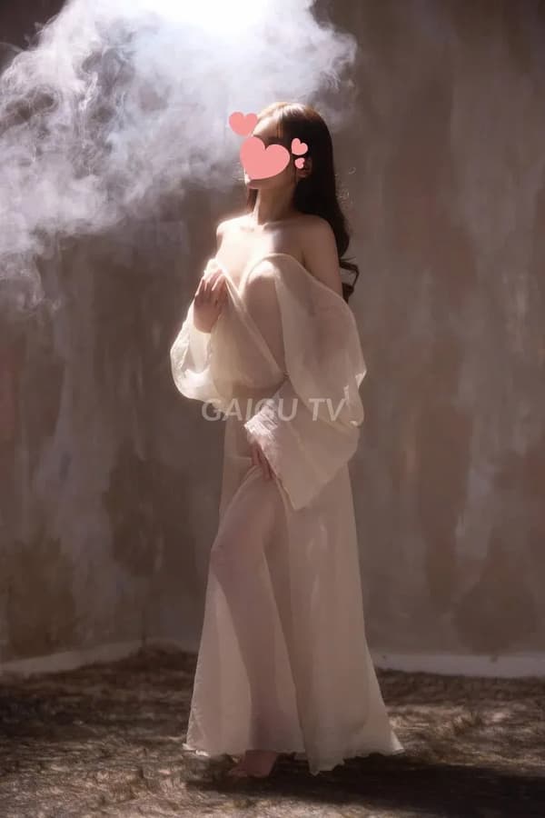Khánh Huyền xinh đẹp nàng thơ phục vụ như tình nhân 18