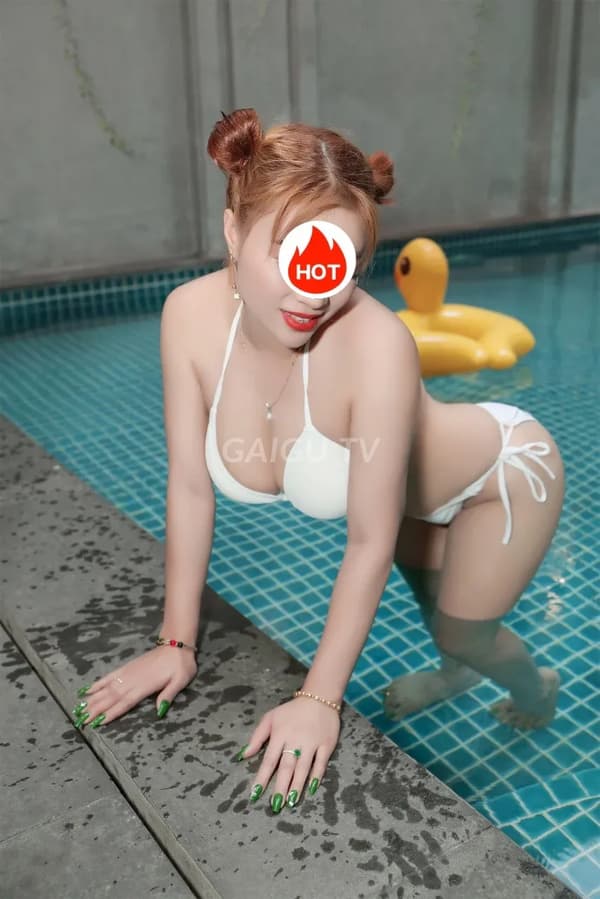 Linh Linh xinh đẹp nhiệt tình chiều khách tới bến 3