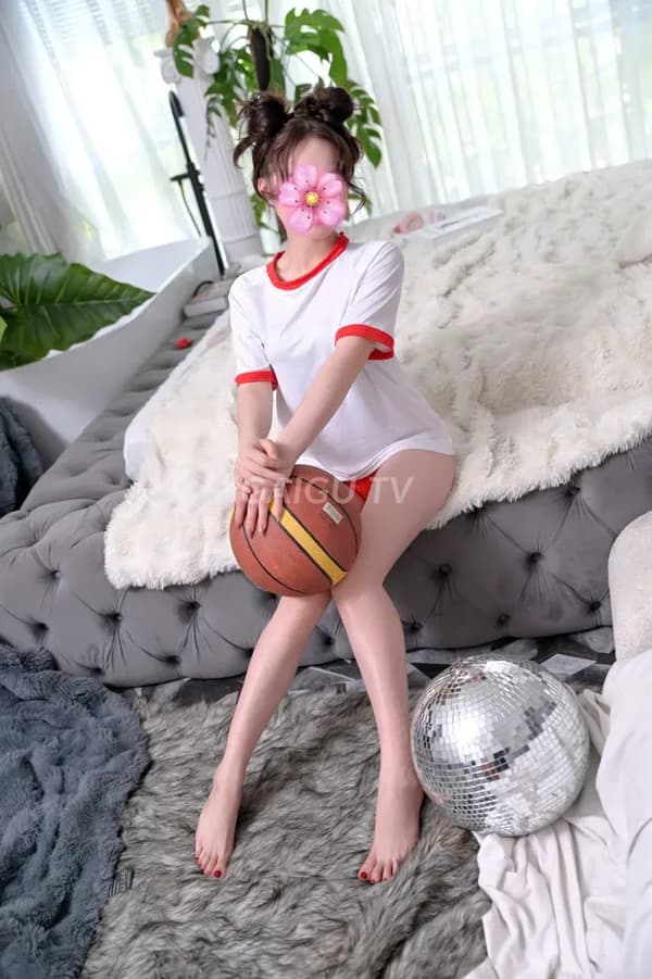 Quỳnh Nga xinh xắn da trắng nhiệt tình vui vẻ 7