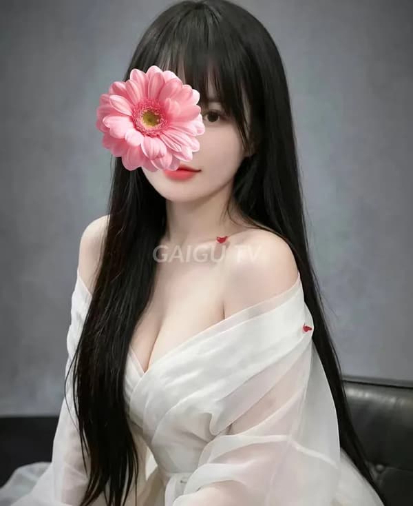 Hàng Quận 9: My My mặt xinh giá mềm nhiệt tình chiều giá 400k, 4 khách đã check 2
