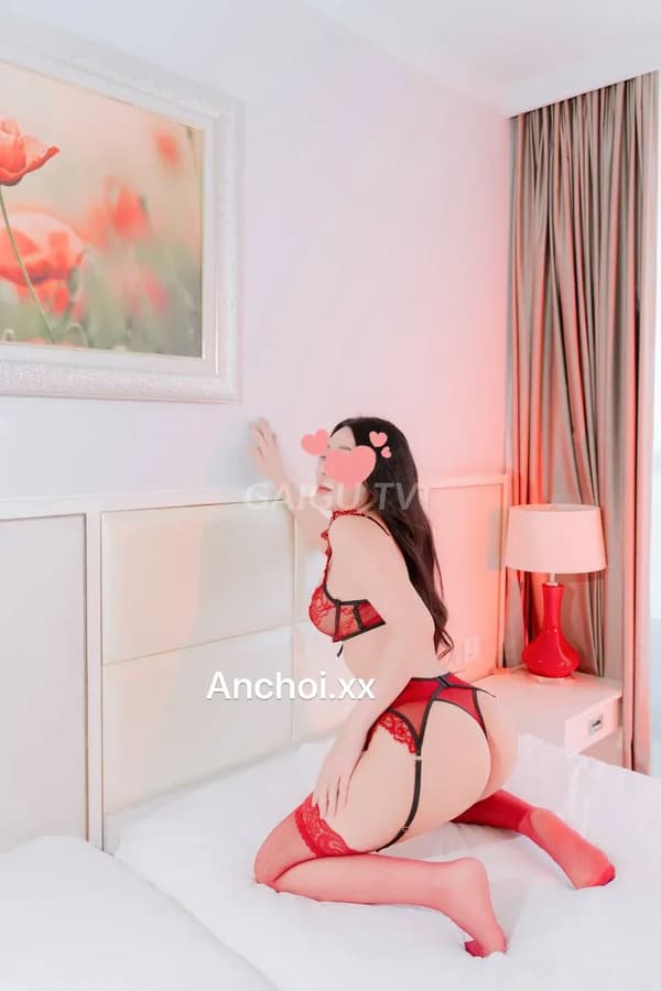 Tuệ Nhi nhẹ nhàng chiều khách 6