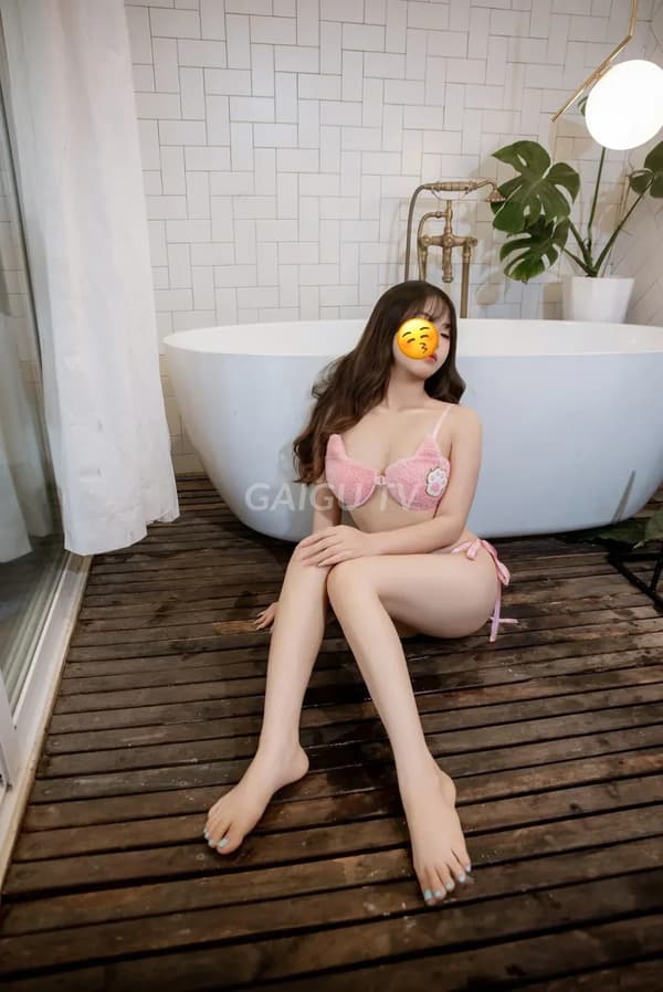 Uyển Ân 2k3 – gái gọi Đà Lạt giá 500k, BJ, Qua đêm, 23 tuổi 18