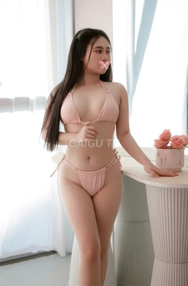 Thuỳ Chi xinh tươi da trắng dáng chuẩn nóng bỏng 8