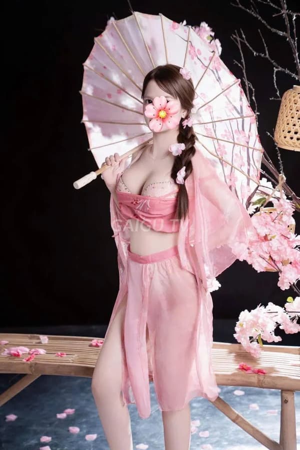 Dáng nhỏ nhắn gợi cảm đáng yêu Linh Nhi 10