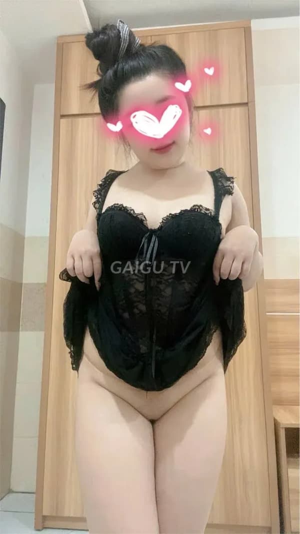 U2k7 Trinh chiều khách nhiệt tình 6