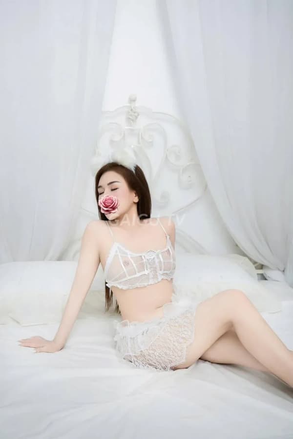 Bé Kẹo – gái gọi Nha Trang giá 600k, BJ, Qua đêm, 20 tuổi 18