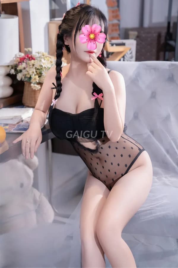 Ngọt Ngào xinh xắn nhiệt tình vui vẻ chiều anh em hết mình 7