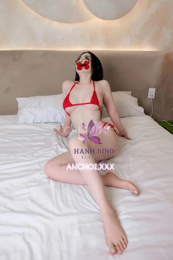 Thân hình đồng hồ cát chuẩn từng cm chiều khách hết mình Hạnh Sino 6