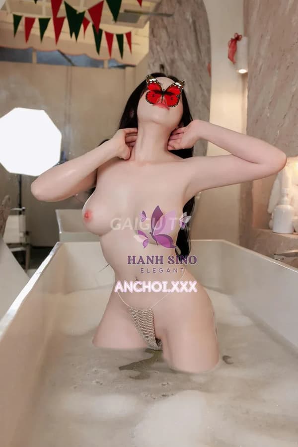 Thân hình đồng hồ cát chuẩn từng cm chiều khách hết mình Hạnh Sino 13