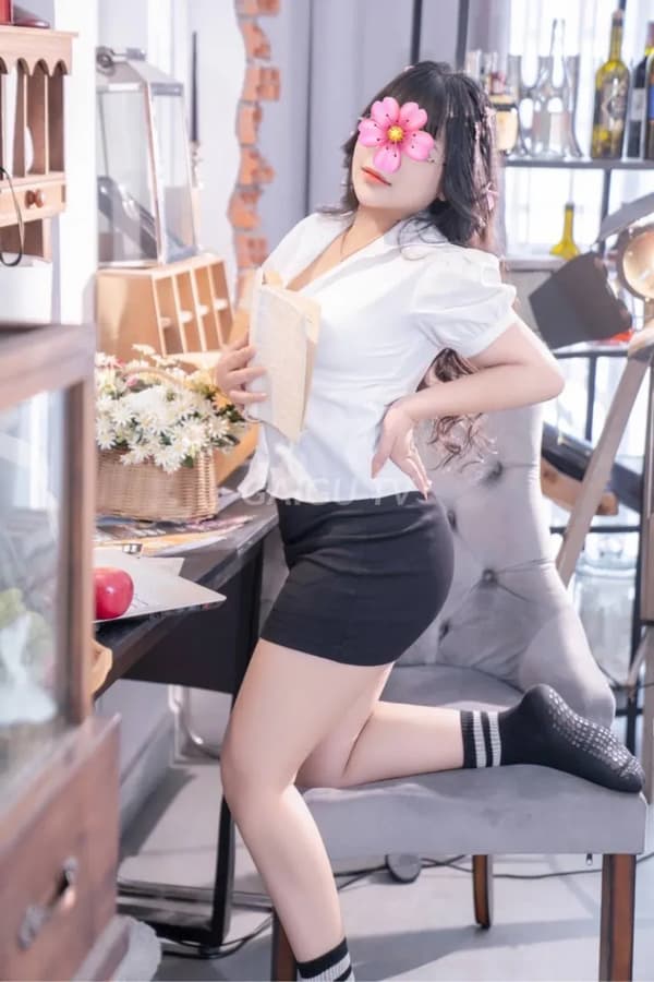 Yến Nhi xinh xắn nhẹ nhàng chiều khách hết mình 4