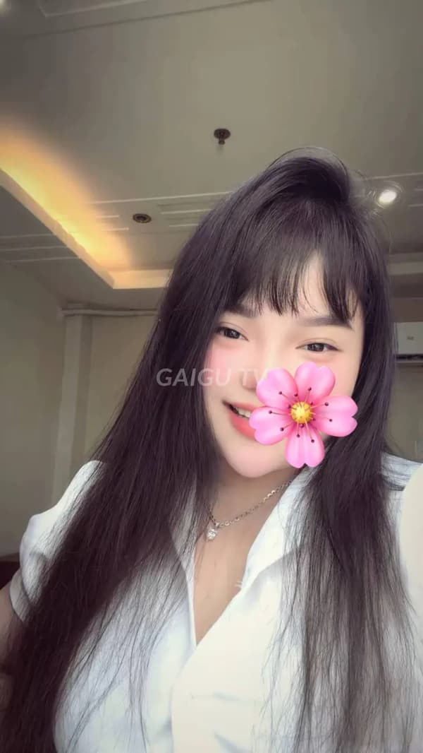 Yến Nhi xinh xắn nhẹ nhàng chiều khách hết mình 2