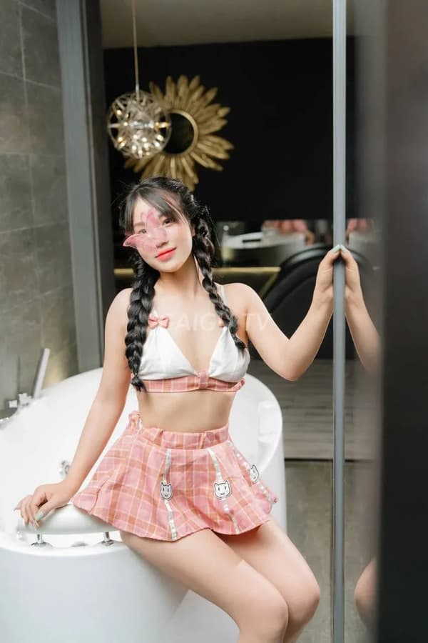 Miu xinh dáng chuẩn nhiệt tình chiều khách 13