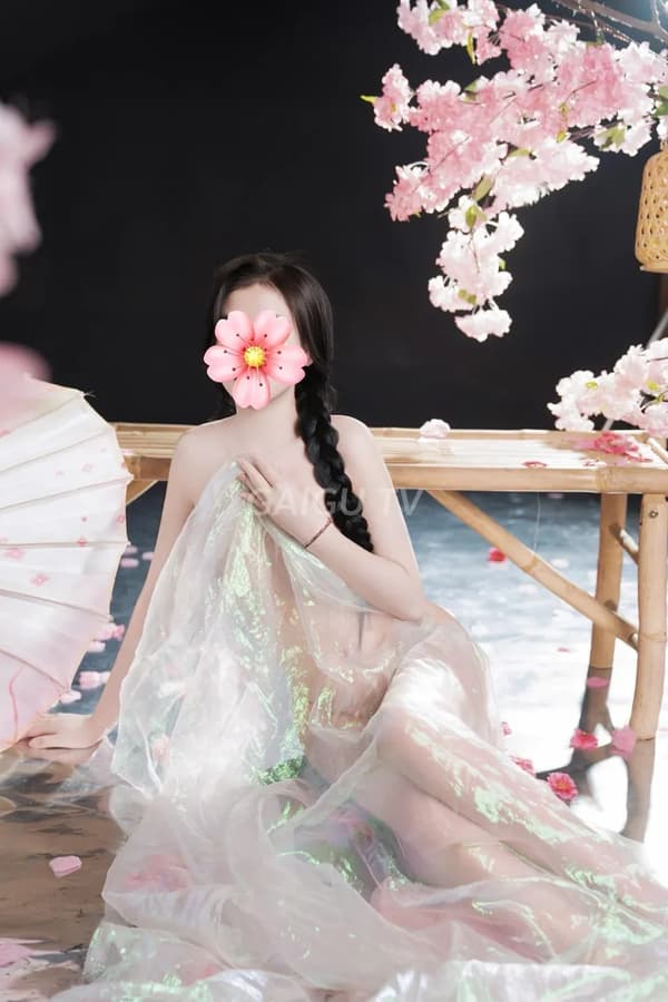 Hàng Thủ Dầu Một: HOTGIRL VÂN ANH NGỰC TO CHÂN DÀI MẶT giá 800k 8