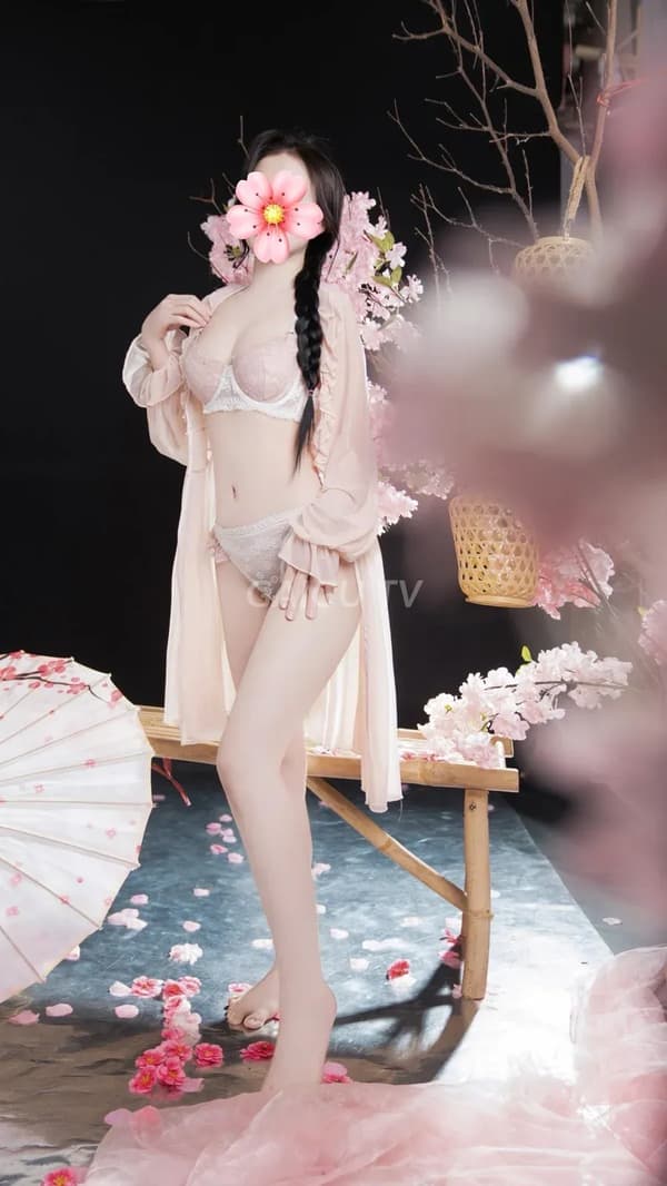Hàng Thủ Dầu Một: HOTGIRL VÂN ANH NGỰC TO CHÂN DÀI MẶT giá 800k 11