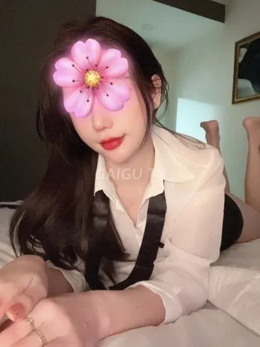 Dễ thương non tơ da trắng body hoàn hảo Linh Đan 4