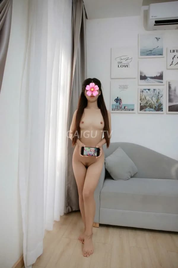 Nhi xinh dâm đãng phục vụ tận tình chu đáo 12