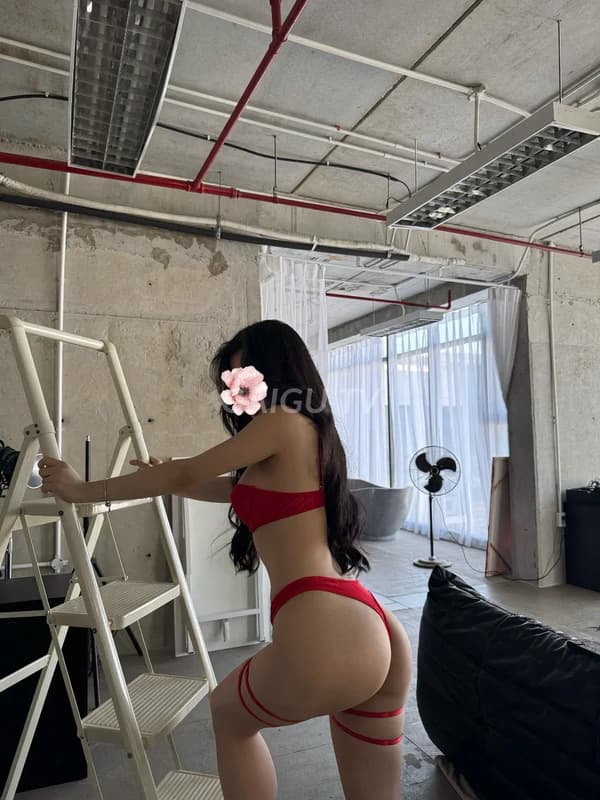 Meo Meo xinh nét lai Tây phục vụ nhẹ nhàng như người yêu 6