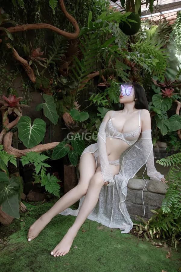 Linh Nhi nhiệt tình nhẹ nhàng như người yêu 11