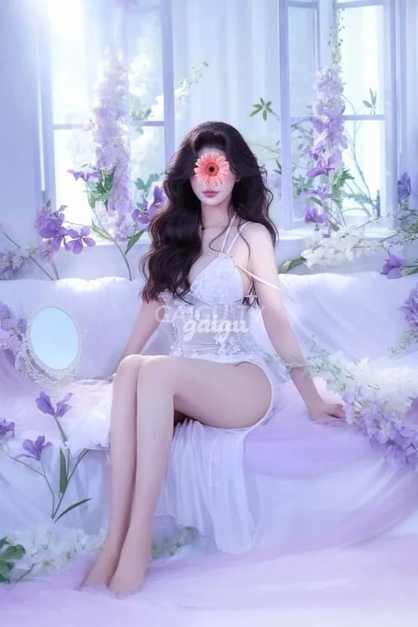Model Thư Kỳ da trắng dáng thanh tú phục vụ nhiệt tình chu đáo 8