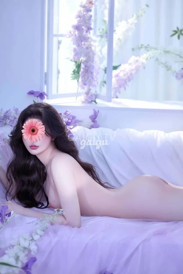 Model Thư Kỳ da trắng dáng thanh tú phục vụ nhiệt tình chu đáo 12