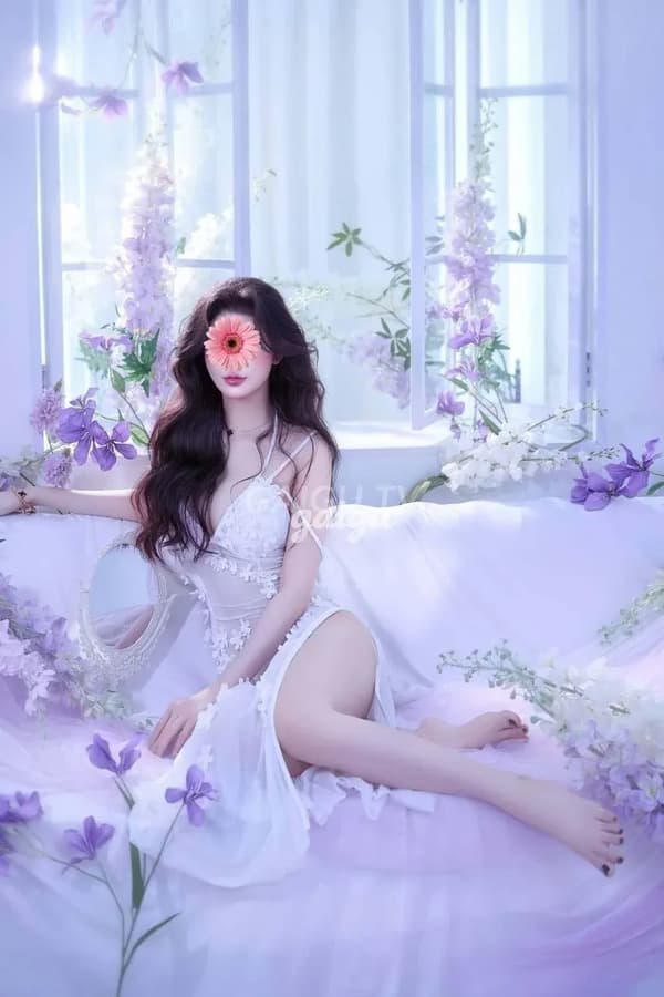 Model Thư Kỳ da trắng dáng thanh tú phục vụ nhiệt tình chu đáo 11
