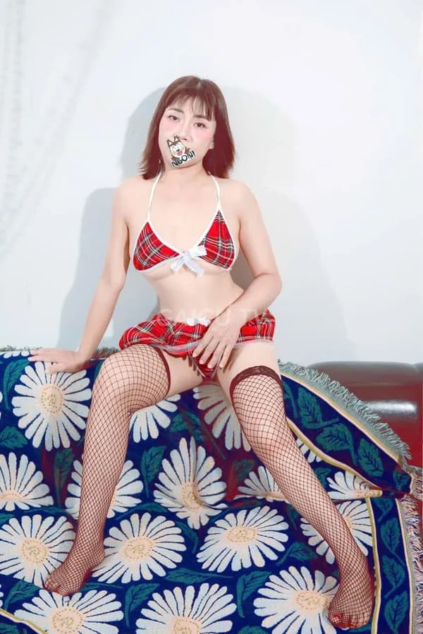Yến Ngọc mặt dâm xả lũ nhiệt tình 16