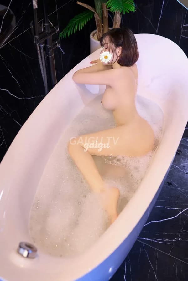 Hàng Long Biên: HOT GÁI XINH giá 500k 15