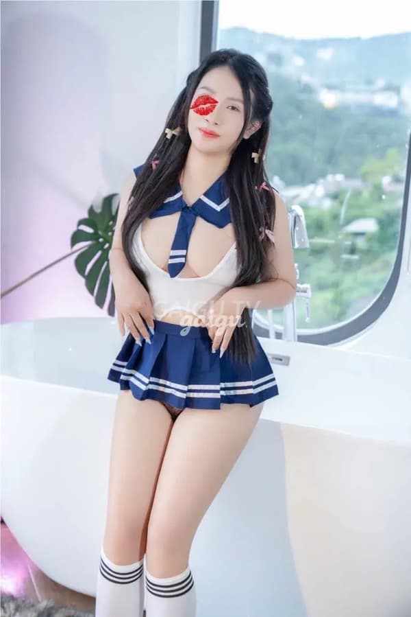Linh Bee da trắng sáng mặt dâm phục vụ tình cảm nhiệt tình 2