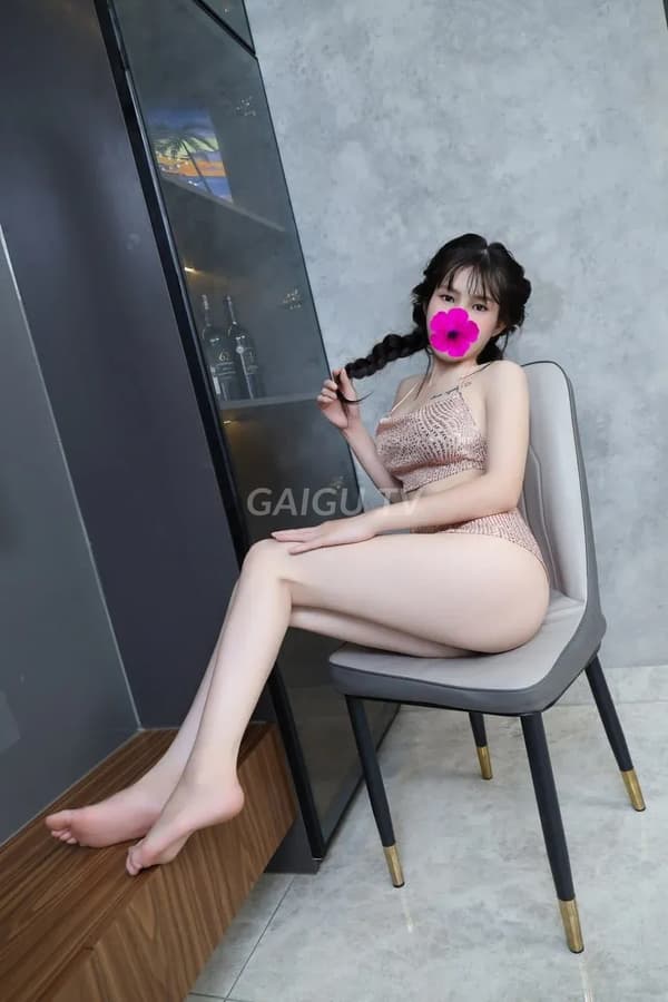 Quỳnh Tây xinh xắn body xịn vú to mông bự nhiệt tình phục vụ 9