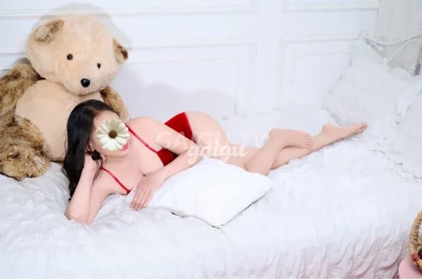 YẾN NHI Quận 7 – 200k/shot 9