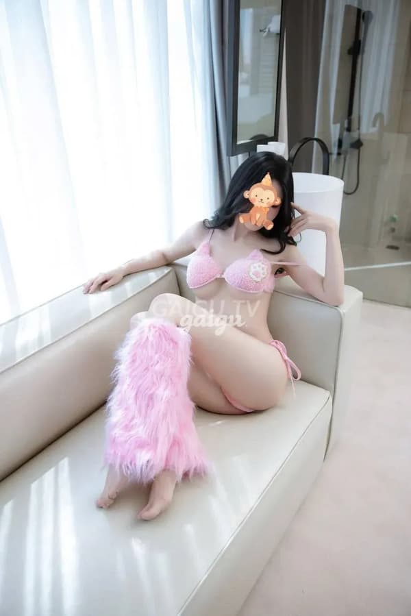 Hải My nhiệt tình chu đáo 3