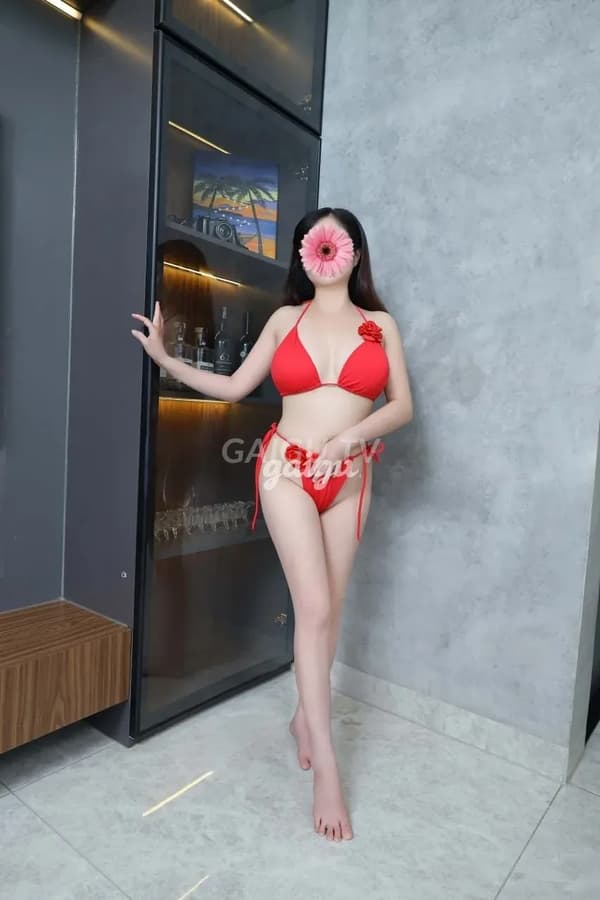 Kiều Vân nóng bỏng chiều khách như người yêu 9