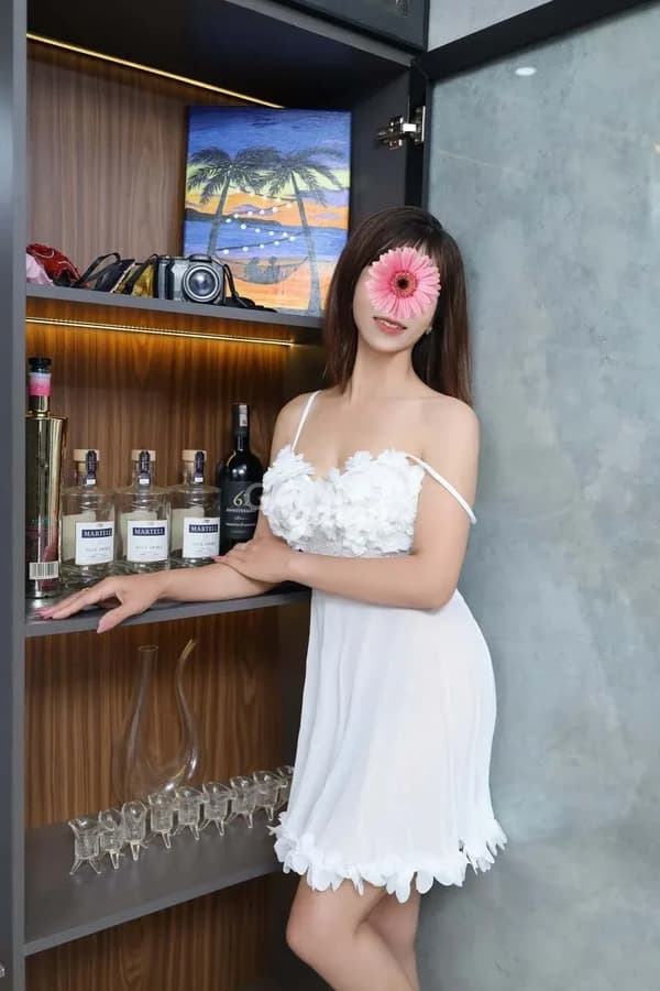 Ngọc Quyên phục vụ nhẹ nhàng tình cảm như người yêu 18