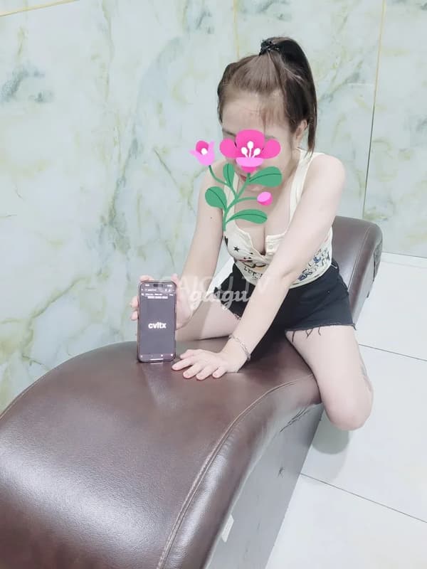 Gái quê da trắng dáng chuẩn vui tính Ly Ly 4
