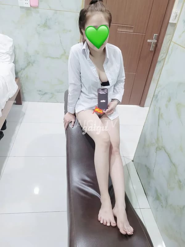 Gái quê da trắng dáng chuẩn vui tính Ly Ly 6