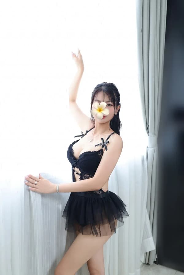 Em dễ thương nóng bỏng chiều chuộng hết mình Hân 17