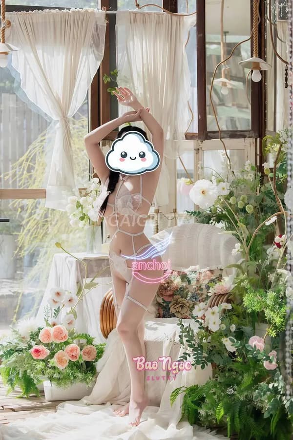 Ngọc body múp mọng nhưng phục vụ rất dâm đãng chịu chơi 8