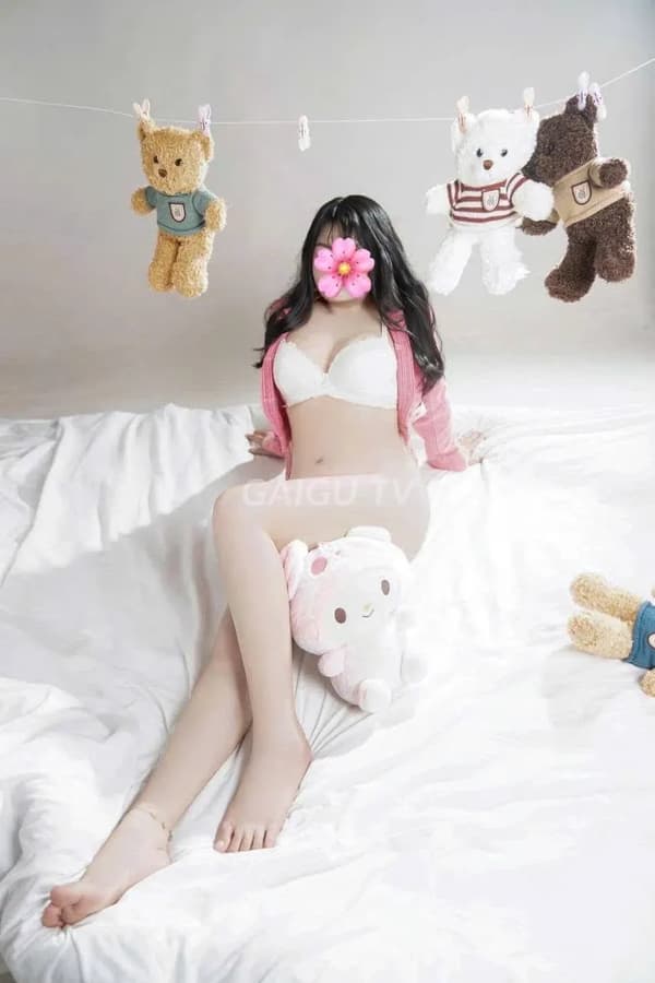 Linh Thỏ da trắng mịn dáng nhỏ ngực đầy đặn phục vụ nhiệt tình 7