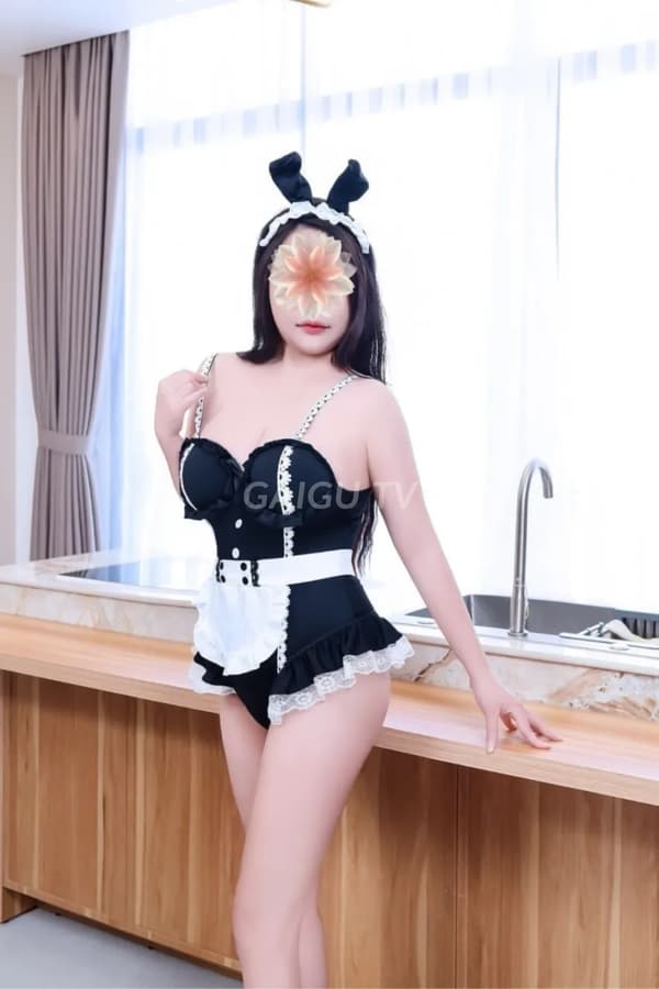 Anh da trắng muốt ngực căng tròn đầy đặn 3